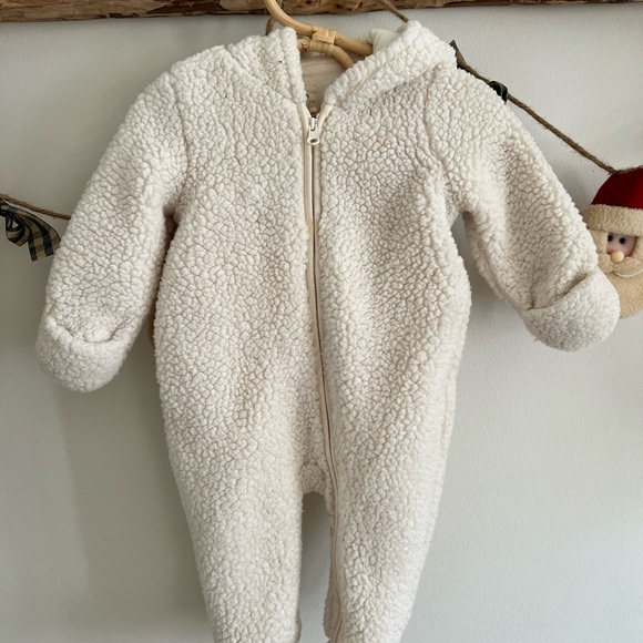 Baby Gap fleece jumpsuit - Picture 3 of 3